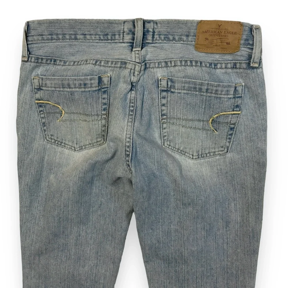 AMERICAN EAGLE 90s Hipster Flare Light Wash Jeans - Picture 4 of 7